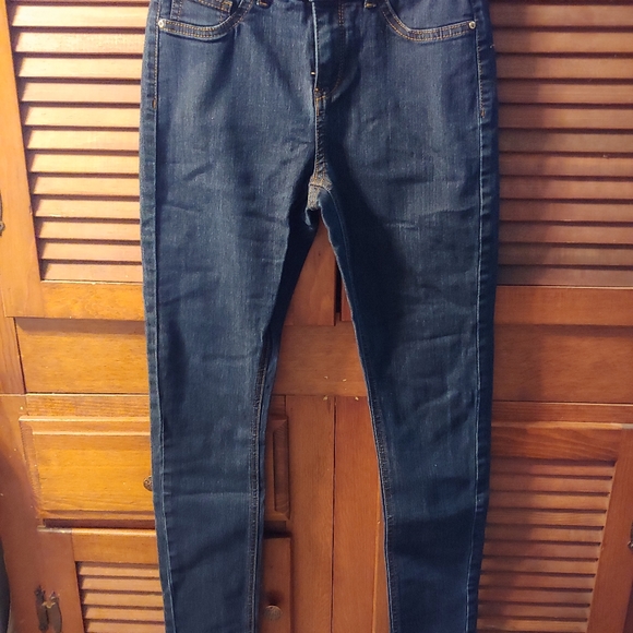 Bluejeans - Picture 1 of 5